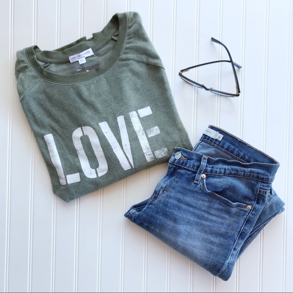 . Tops - ⭐️Cozy, Ultra Soft Sweatshirt - Brand New
